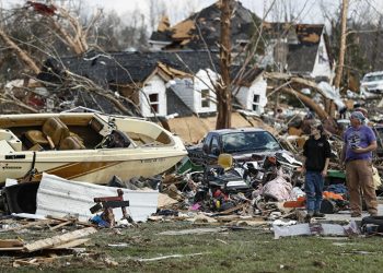 أعاصير تضرب الولايات المتحدة الأمريكية.