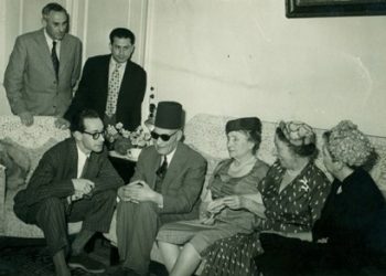 لمحات من حياة عميد الأدب العربي طه حسين .. في ذكرى ميلاده